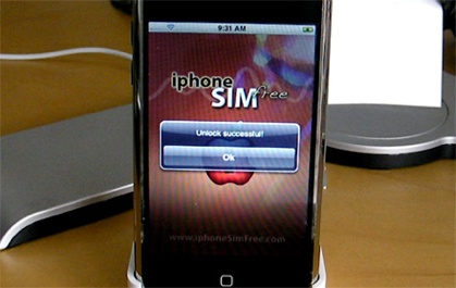 20070912205752-iphonesimfree.jpg